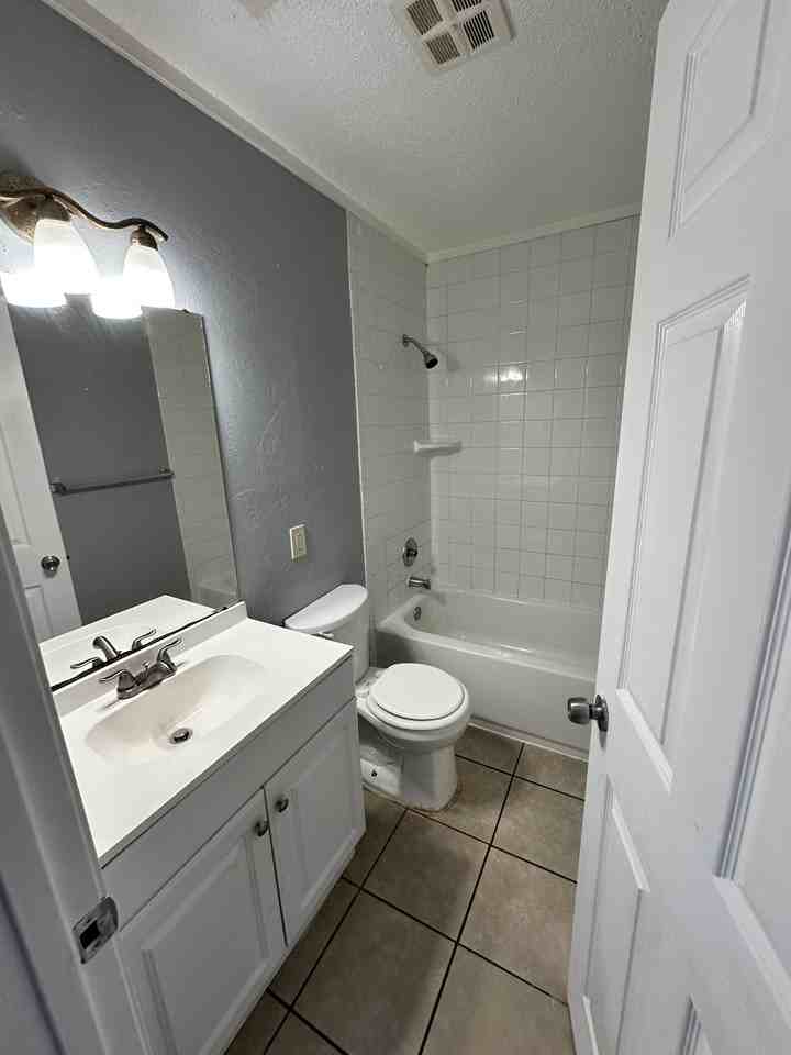 1501 Se 46th St - Photo 7 of 7