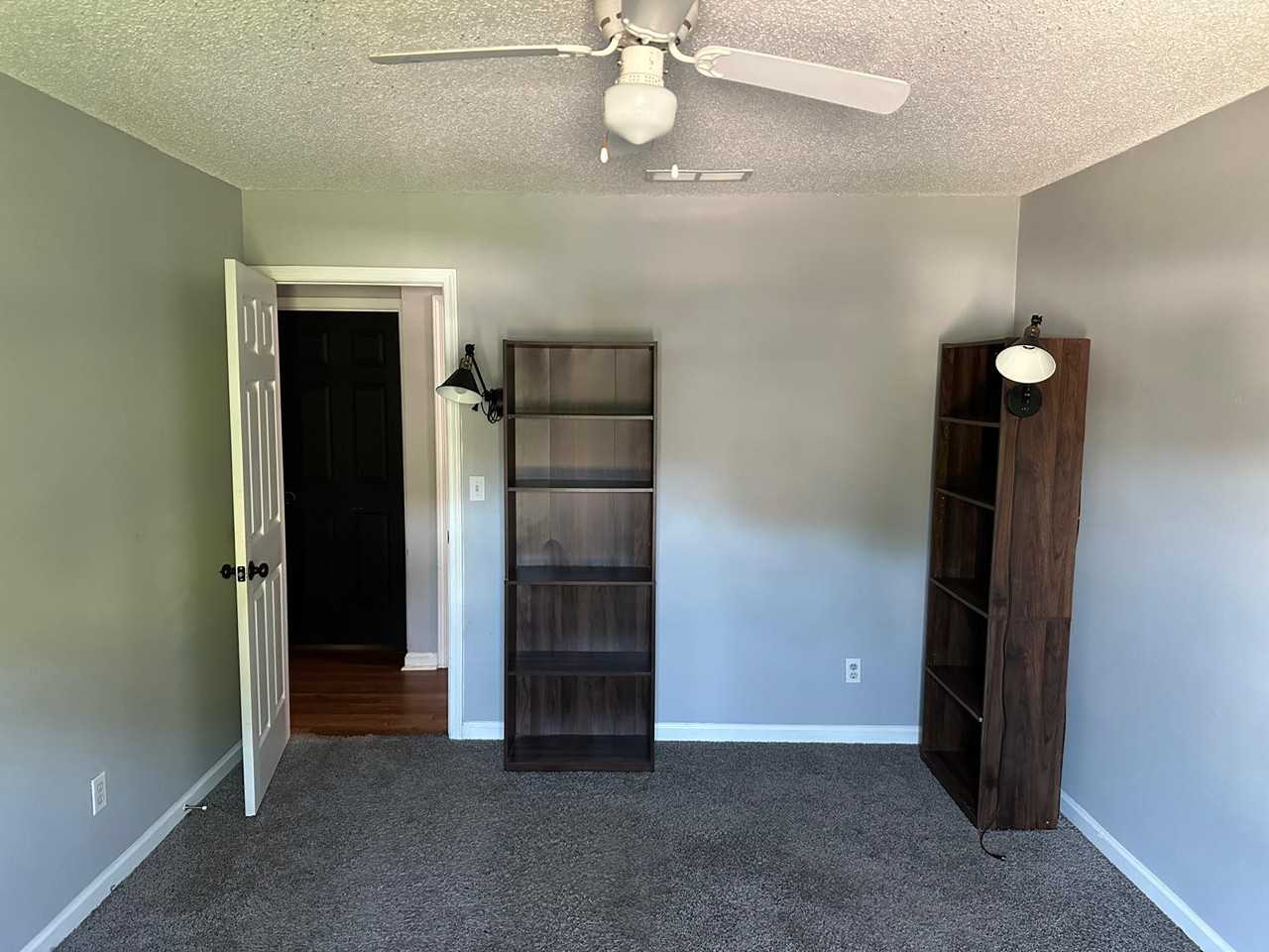 435 Robins Way - Photo 3 of 6