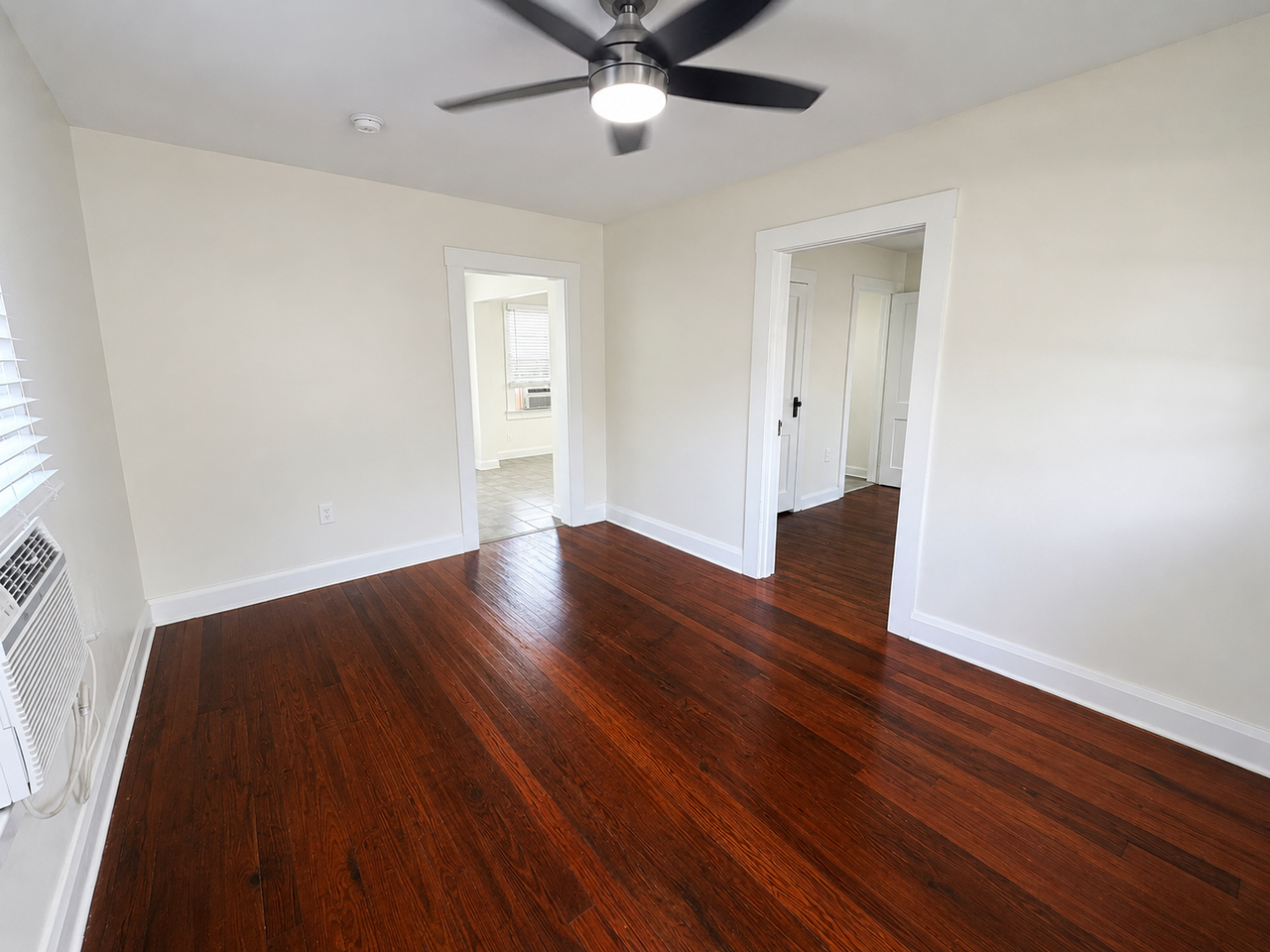 4504 N Suwanee Ave - Photo 3 of 15