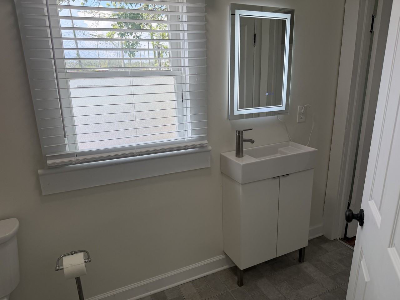 4504 N Suwanee Ave - Photo 5 of 15