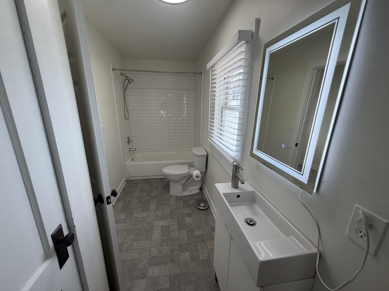 4504 N Suwanee Ave - Photo 7 of 15