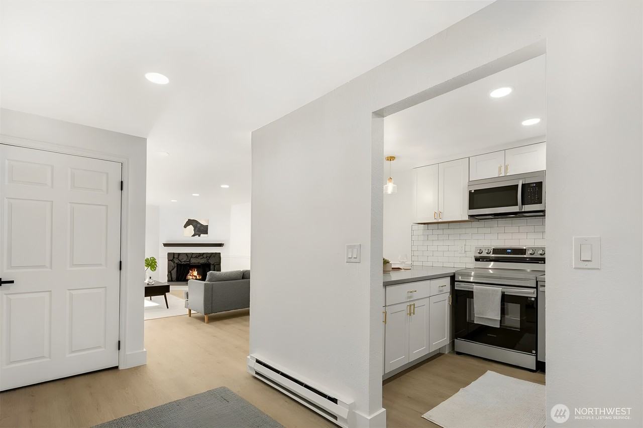 14527 Ne 40th St - Photo 4 of 19