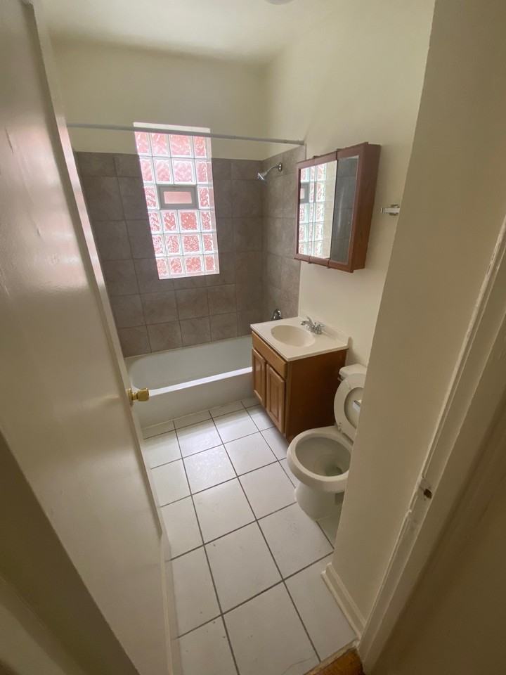 5001 W Monroe St #112-1 - Photo 4 of 7