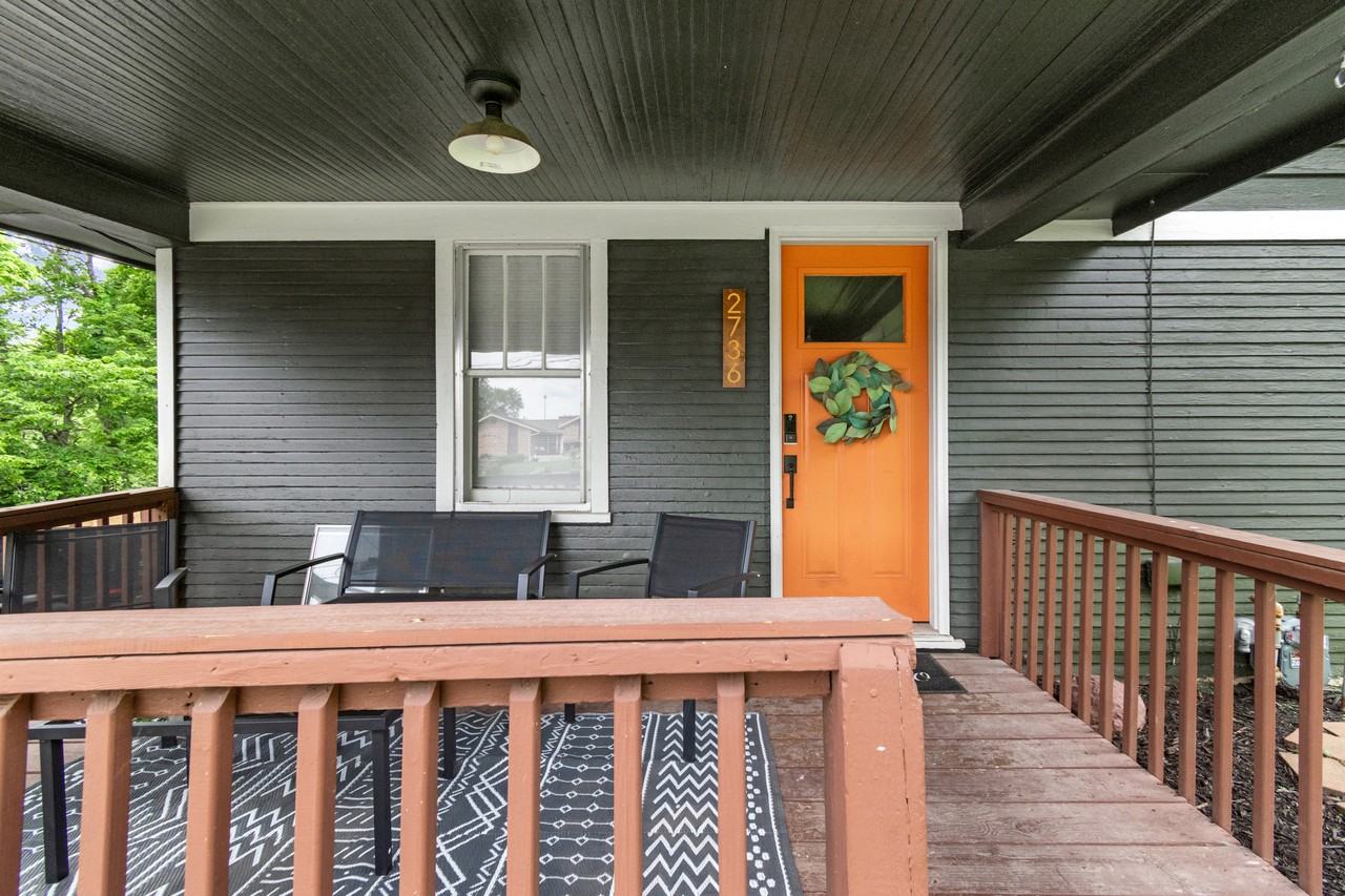 2736 S 18th St - Photo 5 of 36