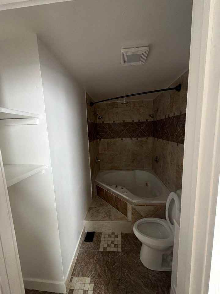 218 S B St #1 - Photo 3 of 10