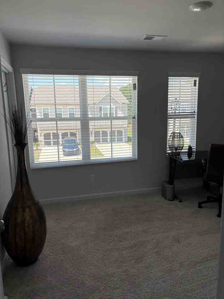 5320 Melbourne Ln - Photo 2 of 9