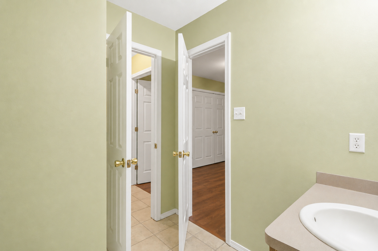 134 N 49th St #A - Photo 4 of 39