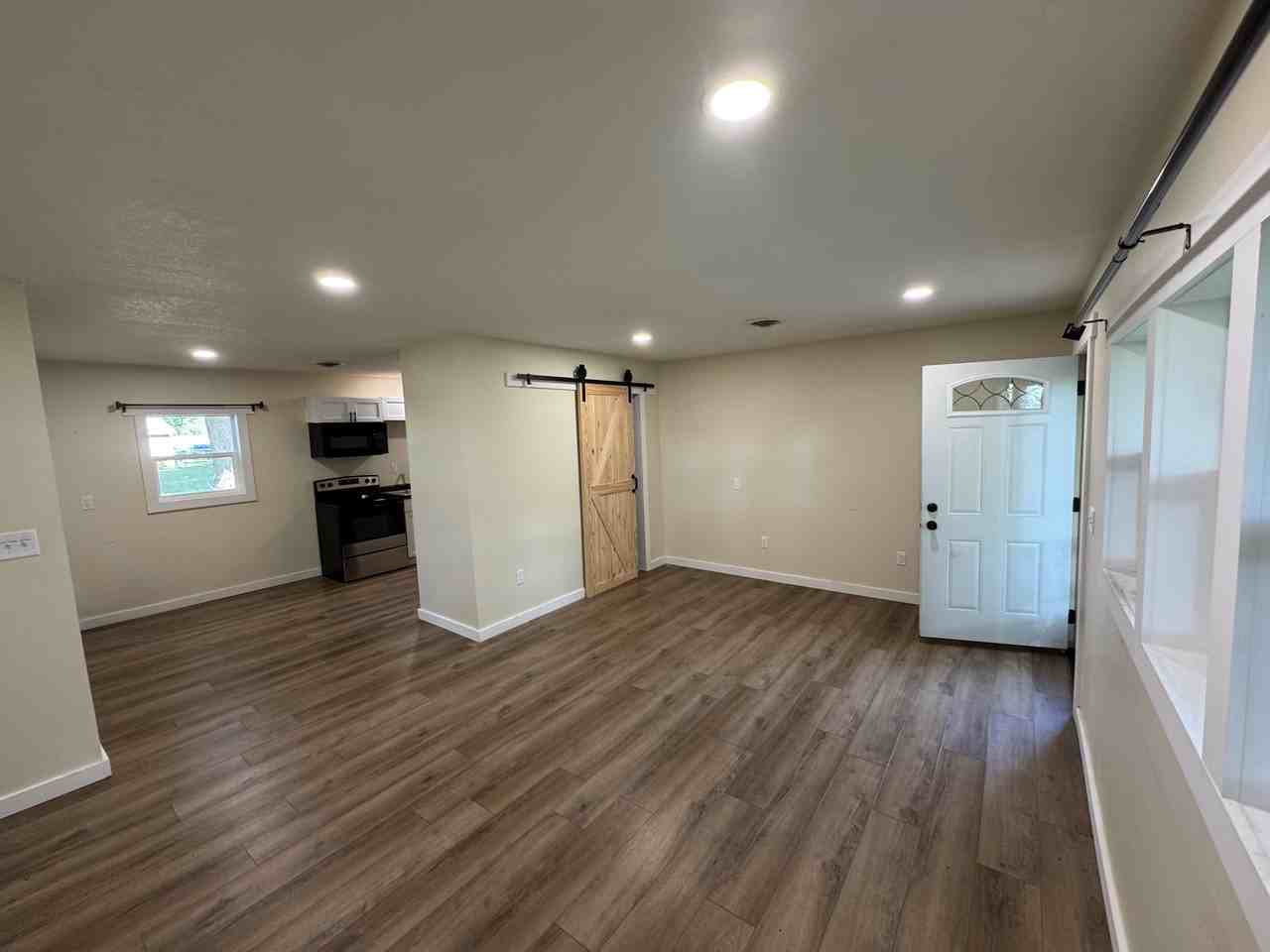 615 N Zimmer Rd - Photo 2 of 12