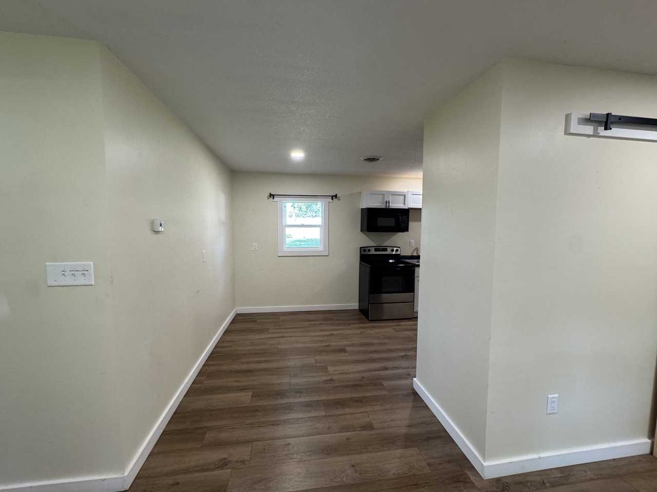 615 N Zimmer Rd - Photo 3 of 12