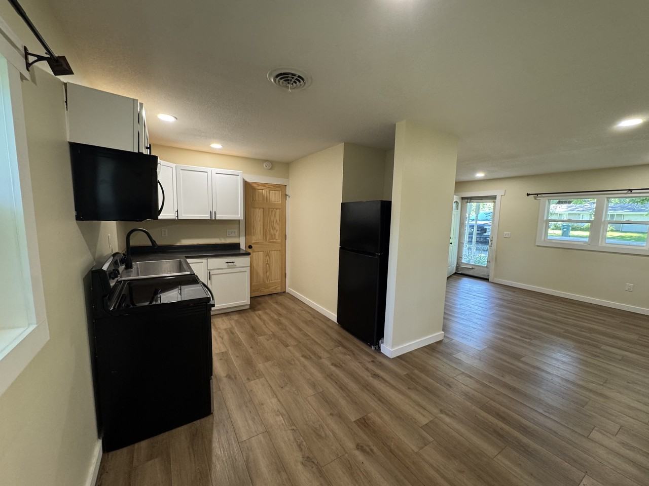615 N Zimmer Rd - Photo 4 of 12