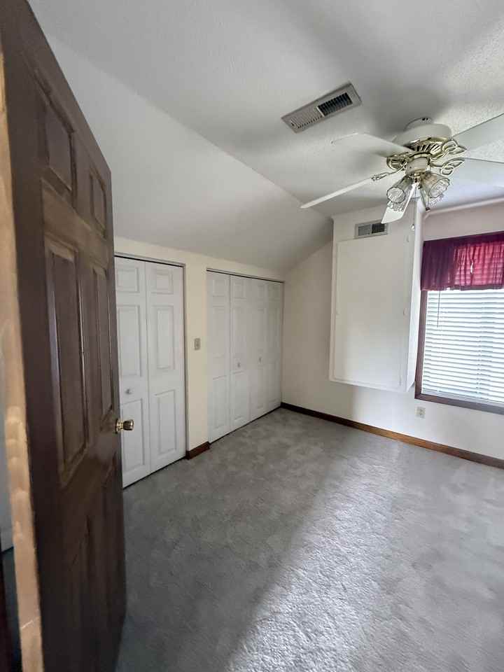 839B Sanford Rd - Photo 3 of 16