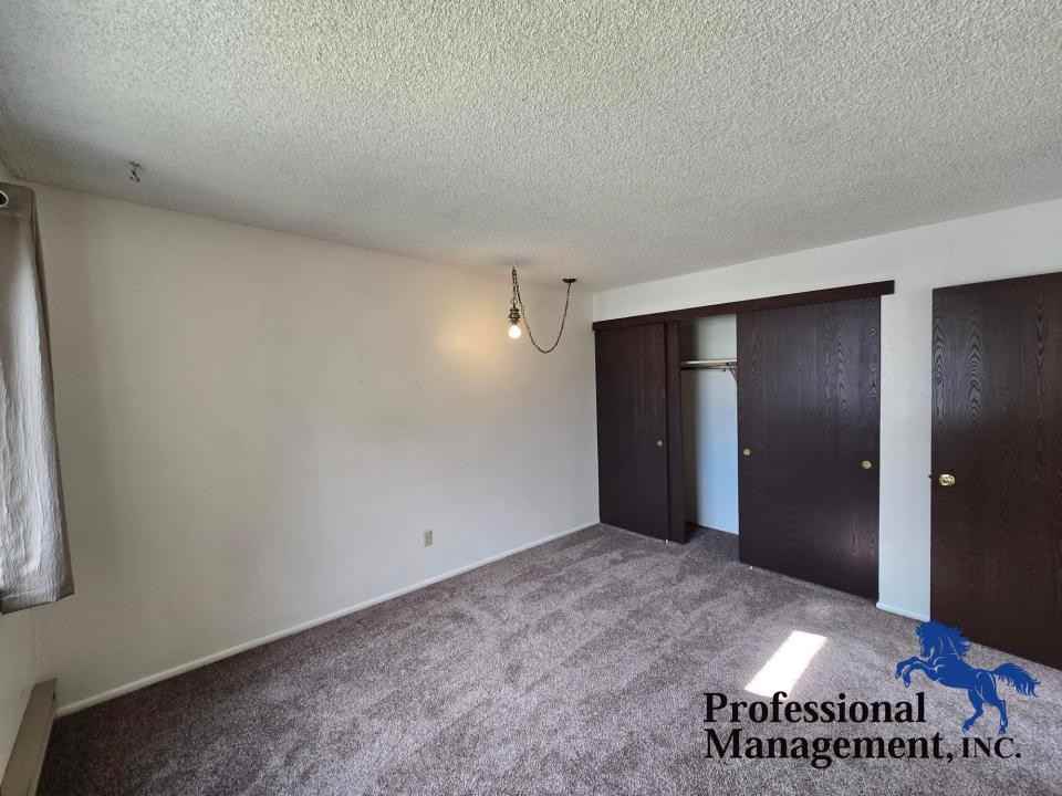 2214 Avenue C - Photo 5 of 9