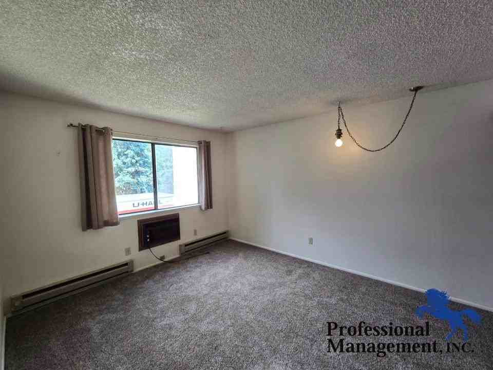 2214 Avenue C - Photo 6 of 9