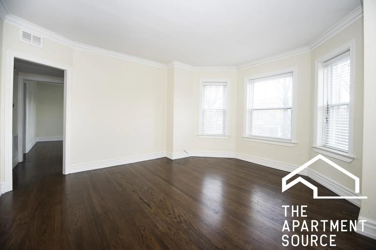3703 N Hoyne Ave #3 - Photo 3 of 14