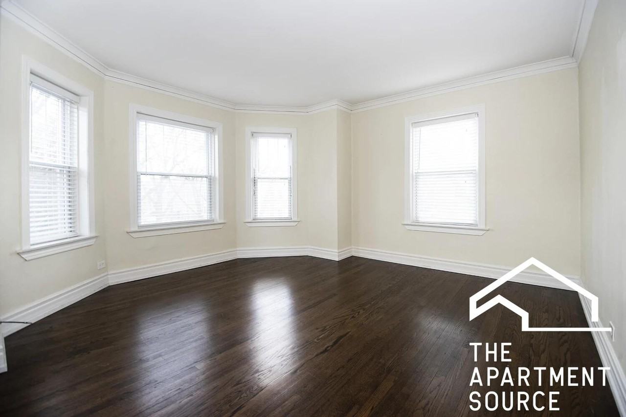 3703 N Hoyne Ave #3 - Photo 4 of 14
