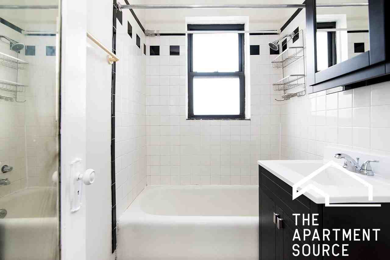 3345 N Marshfield Ave #409 - Photo 3 of 12