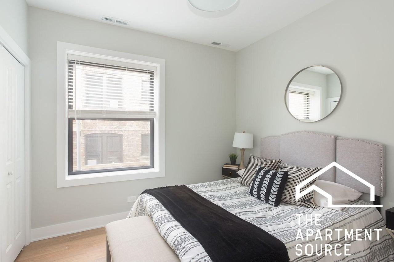 4409 N Seeley Ave #3B - Photo 3 of 18