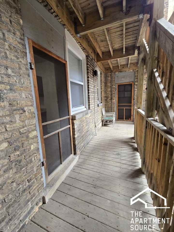 7755 N Sheridan Rd #2 - Photo 5 of 9