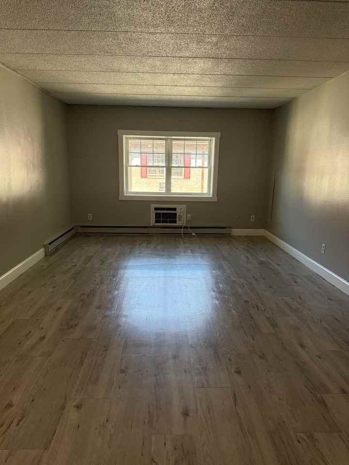 262 Union Ave - Photo 2 of 7