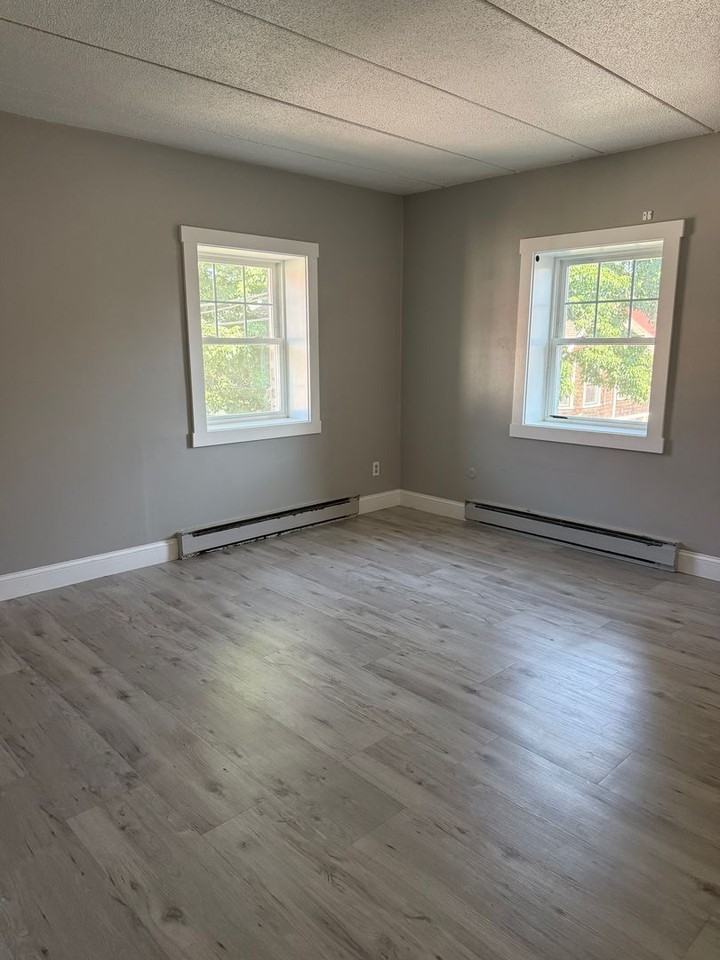 262 Union Ave - Photo 3 of 7