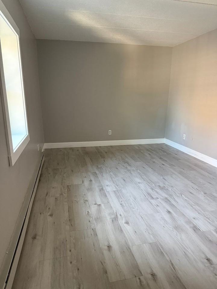 262 Union Ave - Photo 5 of 7
