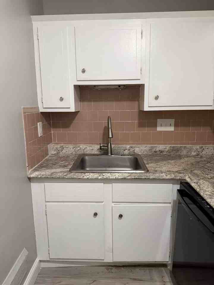 262 Union Ave - Photo 6 of 7