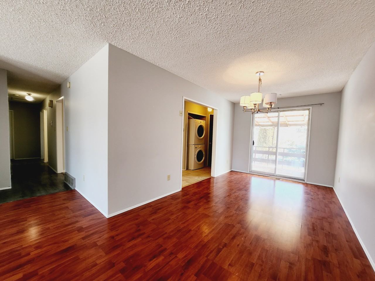 8725 151 Street NW - MAIN - Photo 7 of 15