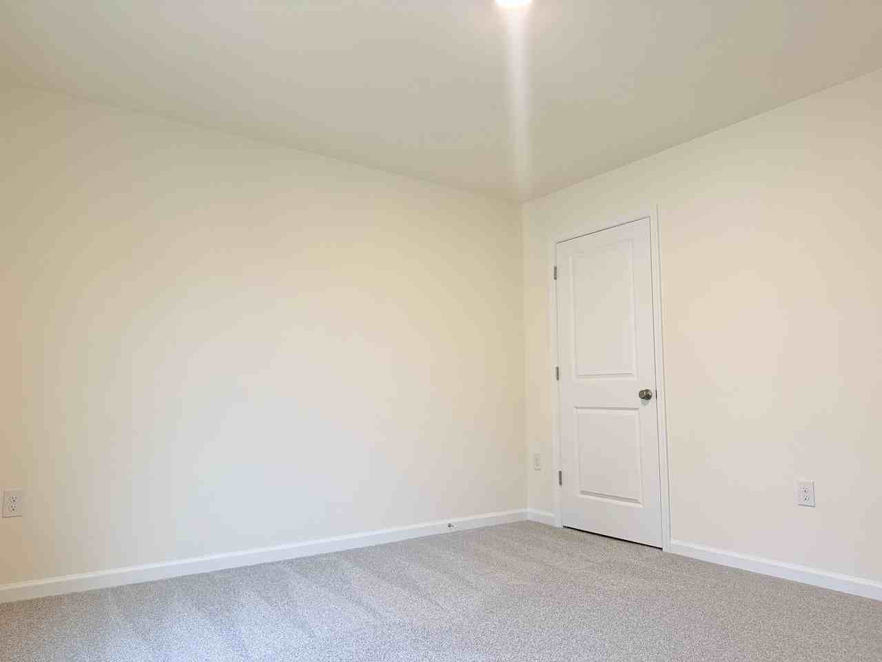 402 N Walnut St - Photo 4 of 10