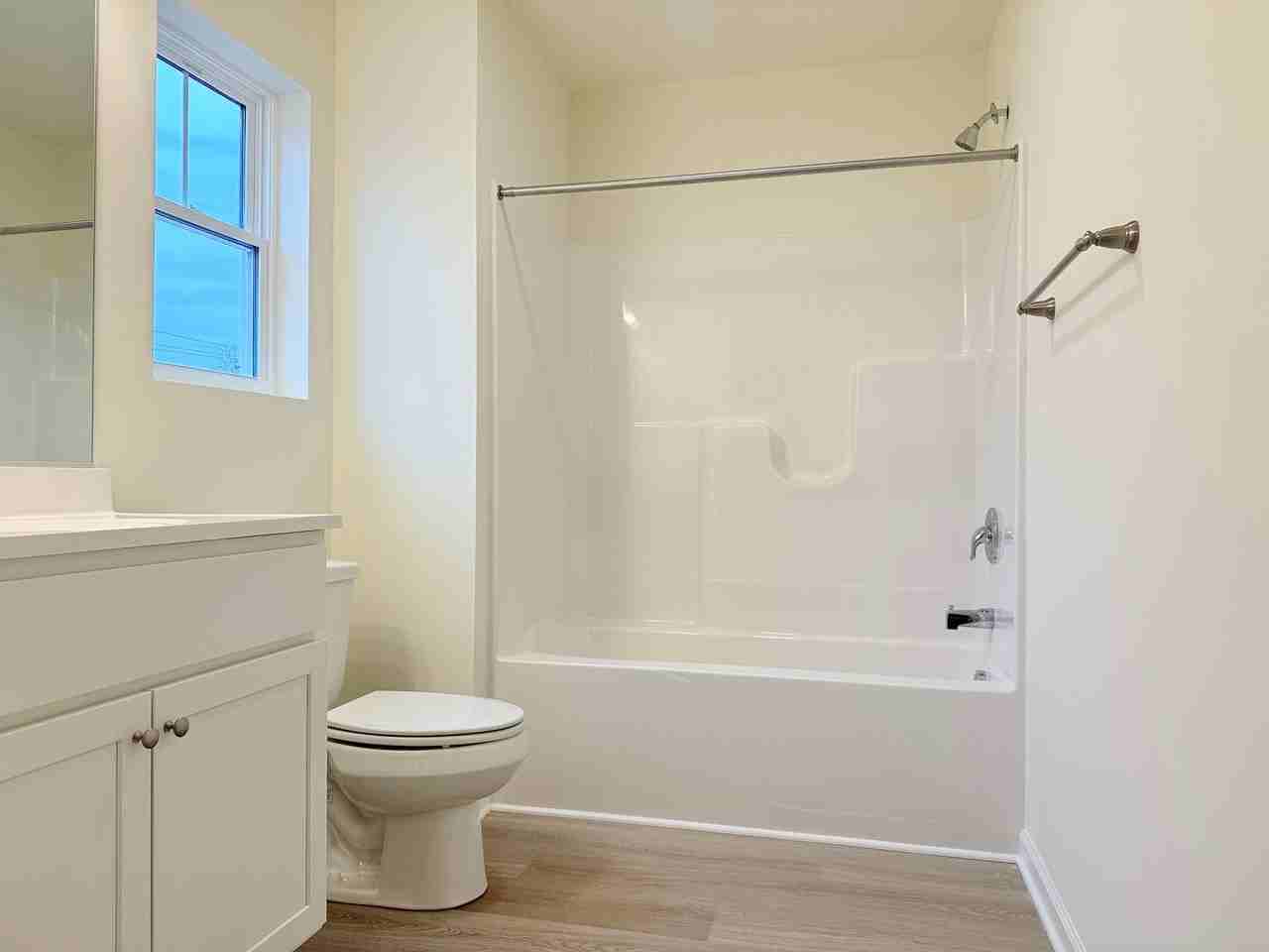 402 N Walnut St - Photo 6 of 10