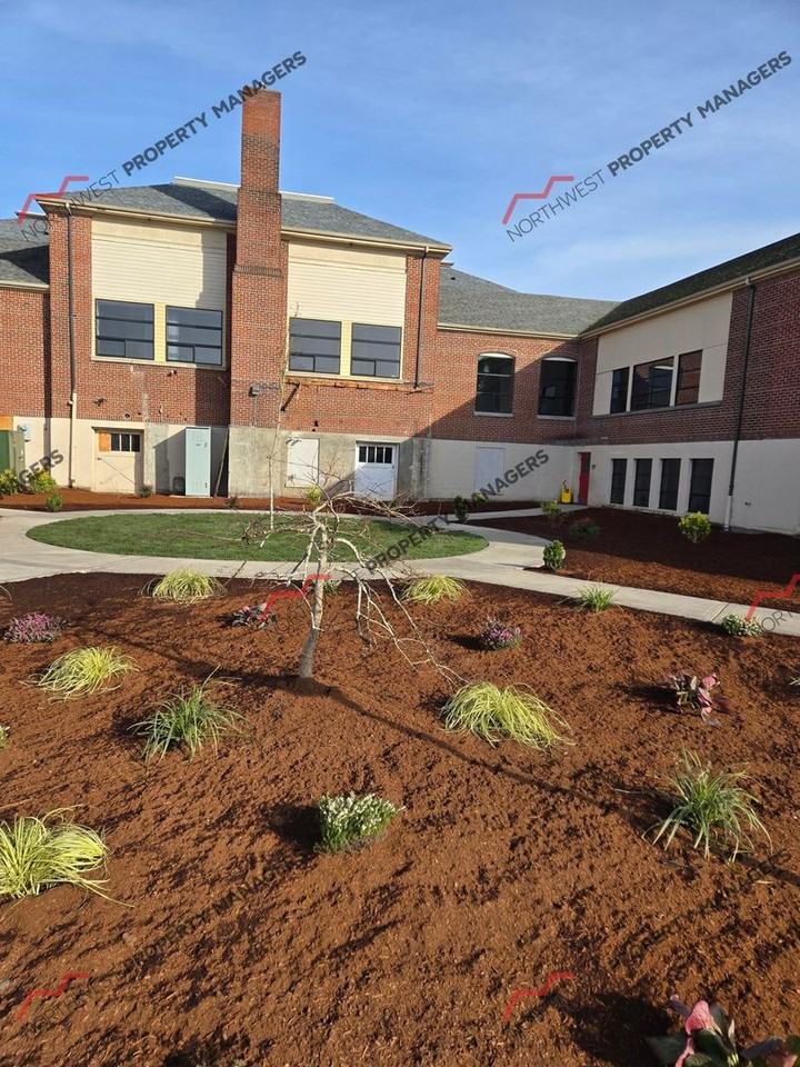 R313A - Cascade School Apts. - Photo 4 of 15
