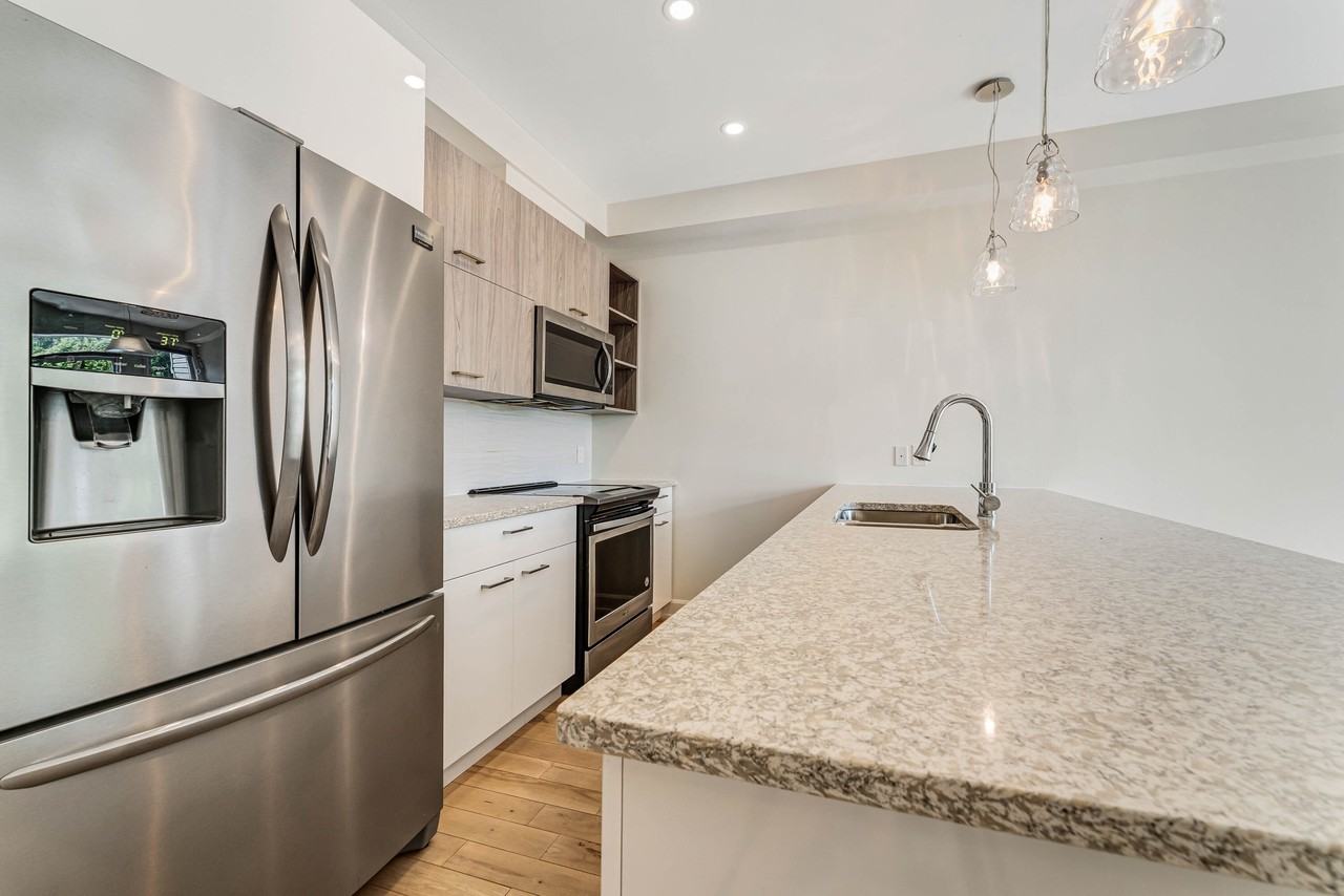 506 Mutual St #1 - Photo 3 of 32