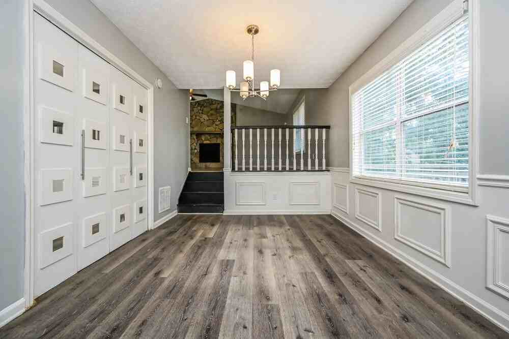 2093 Phillips Rd - Photo 5 of 17