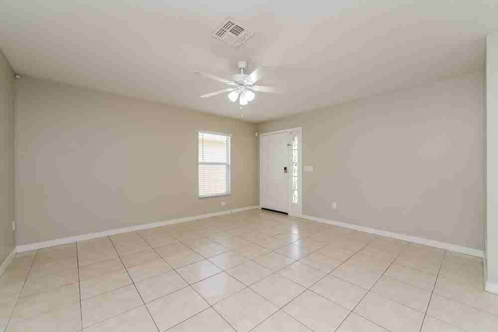 213 Owenshire Cir - Photo 5 of 16