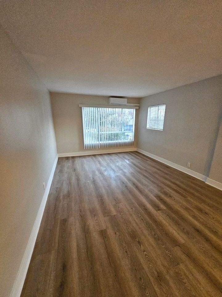 924 N. Kingsley Dr. - Photo 2 of 17