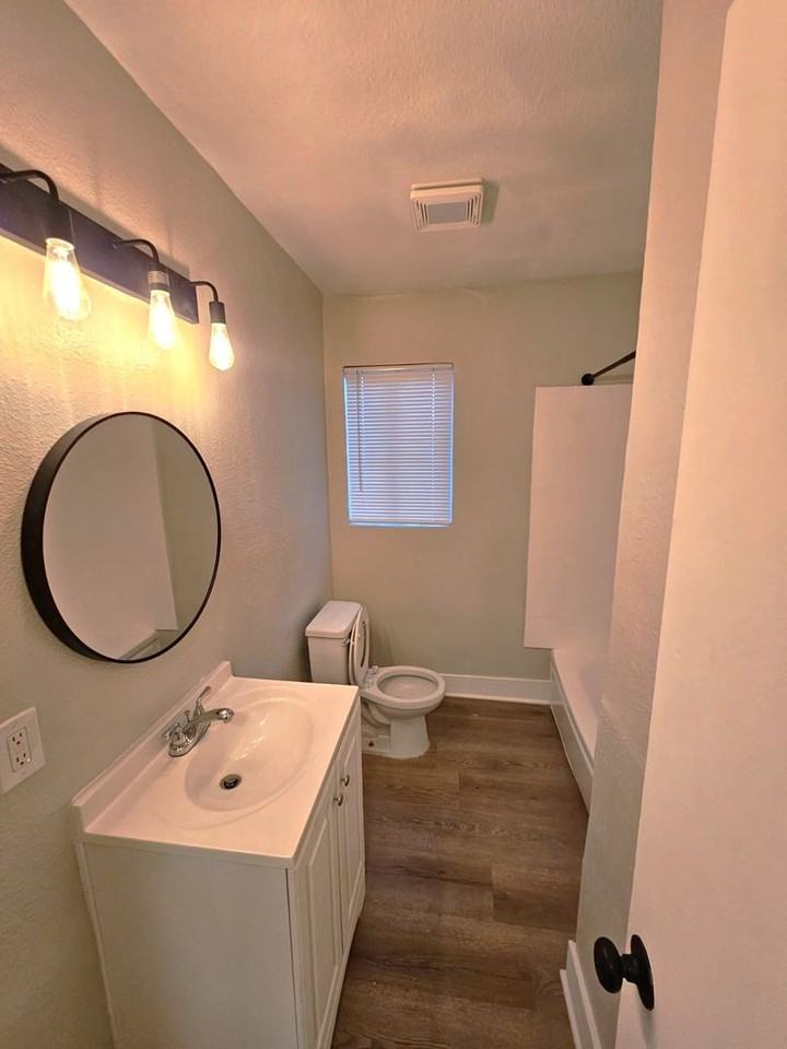 924 N. Kingsley Dr. - Photo 7 of 17