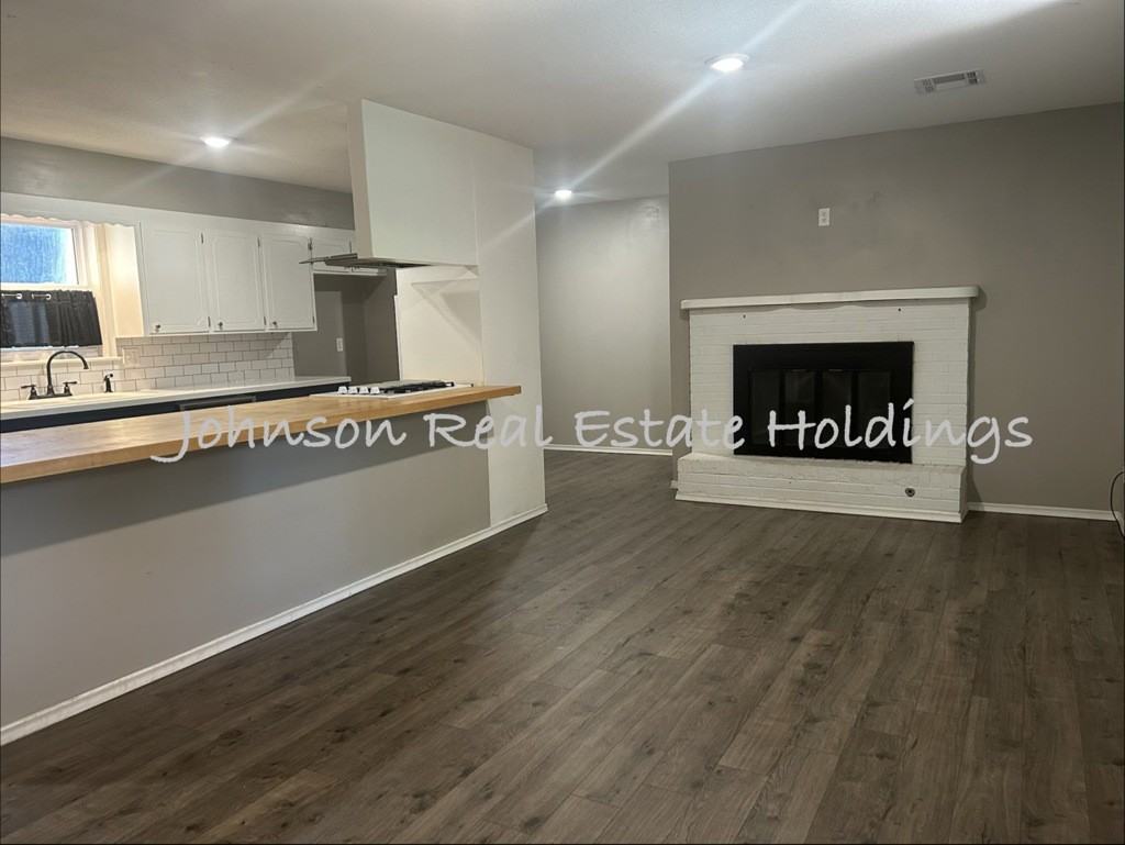 3204 Wayside Dr - Photo 2 of 19