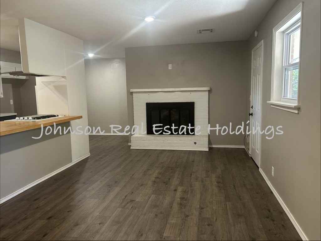 3204 Wayside Dr - Photo 3 of 19