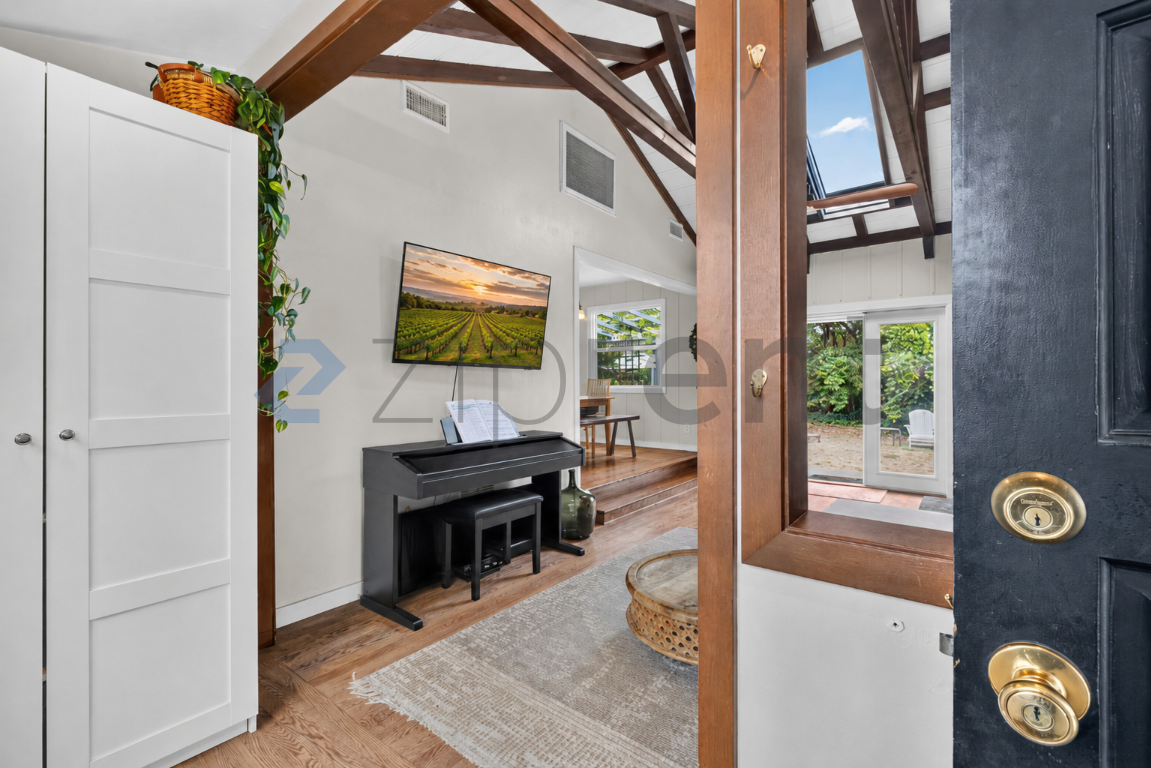 2039 Montecito Ave - Photo 6 of 46