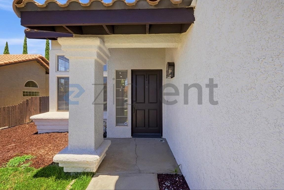 21484 Dickinson Rd - Photo 5 of 36