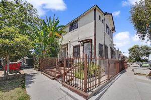 featured image of 1251 E 59th Pl #B