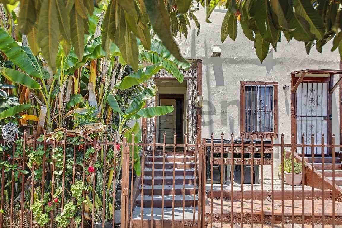 1251 E 59th Pl #B - Photo 4 of 13