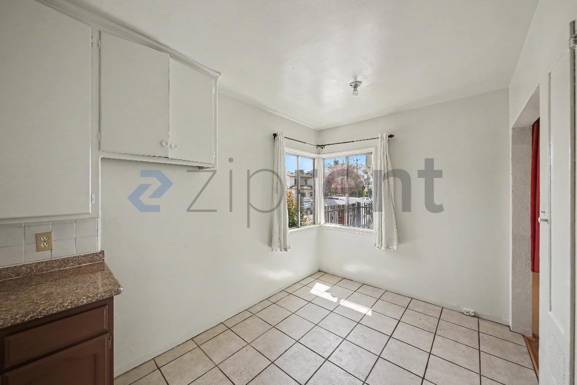 7027 Holmes Ave - Photo 7 of 12