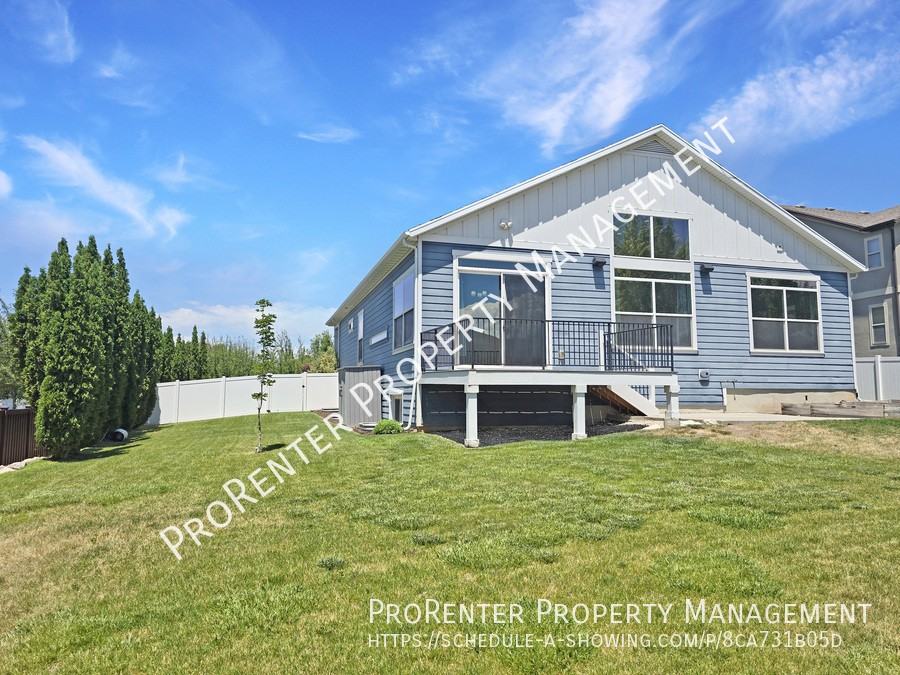 1308 E Maple Way - Photo 2 of 32