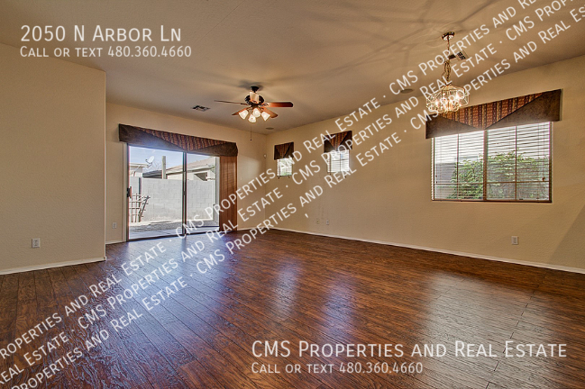 2050 N Arbor Ln - Photo 3 of 29