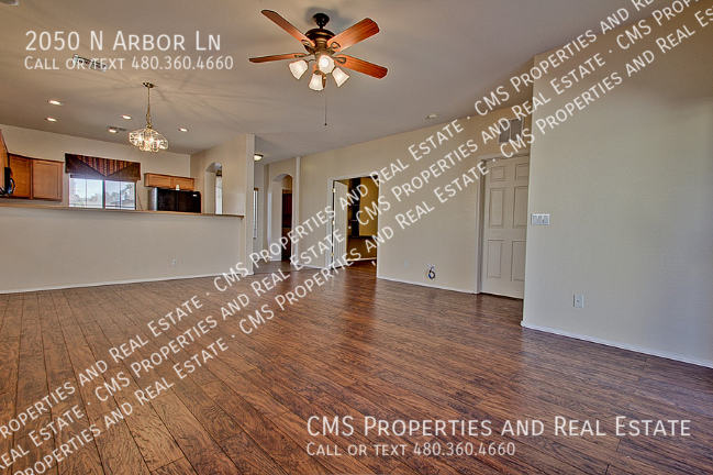 2050 N Arbor Ln - Photo 4 of 29
