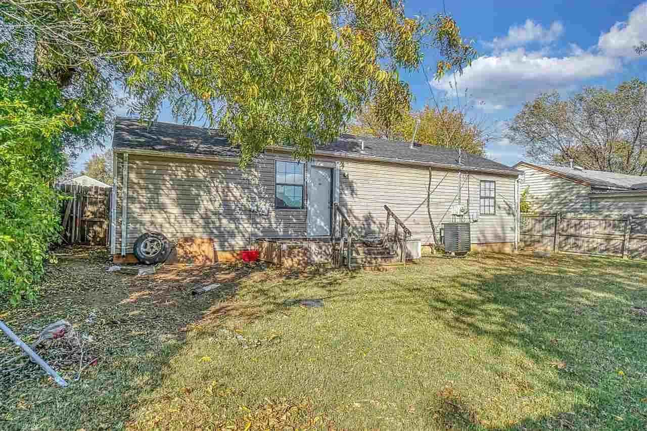2112 Nw Bessie Ave - Photo 4 of 20