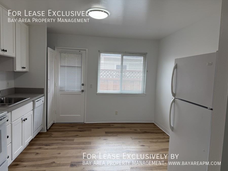 562 Madison Ave #C - Photo 3 of 8