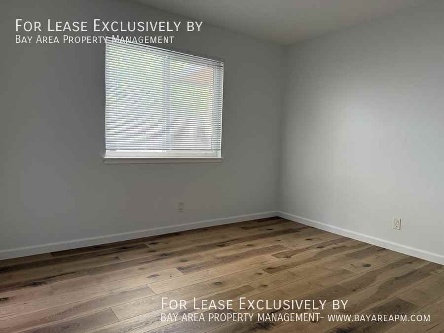 562 Madison Ave #C - Photo 5 of 8