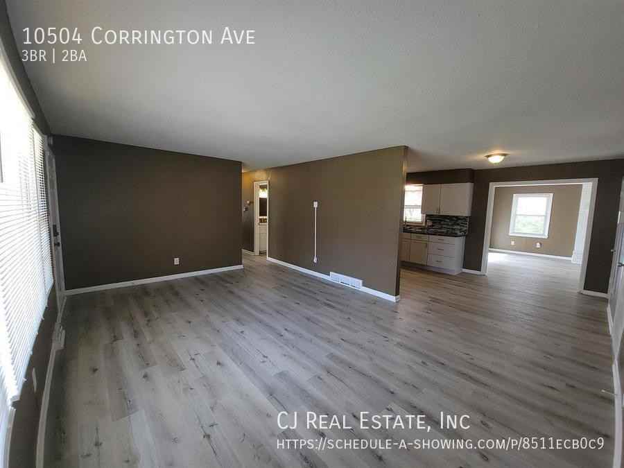 10504 Corrington Ave - Photo 4 of 12