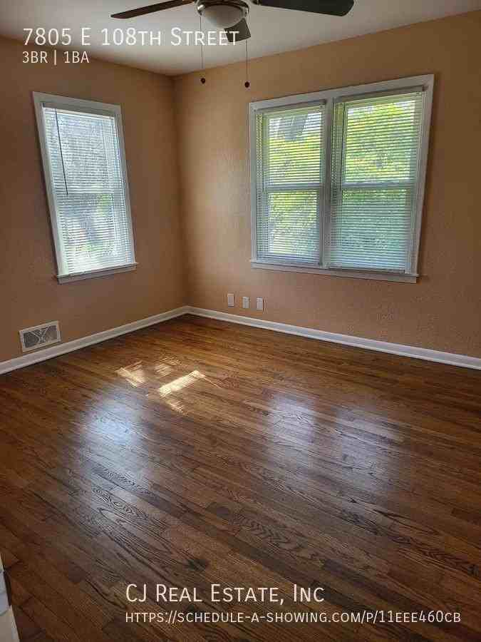 7805 E 108th St - Photo 6 of 9